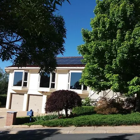 Sweet Home By The Golf Course Canberra Exterior photo